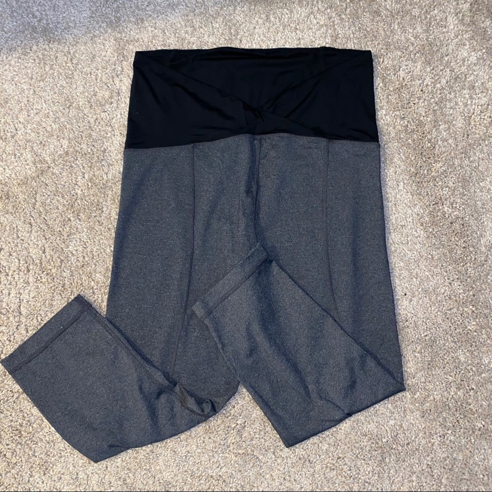 Maternity workout capri leggings